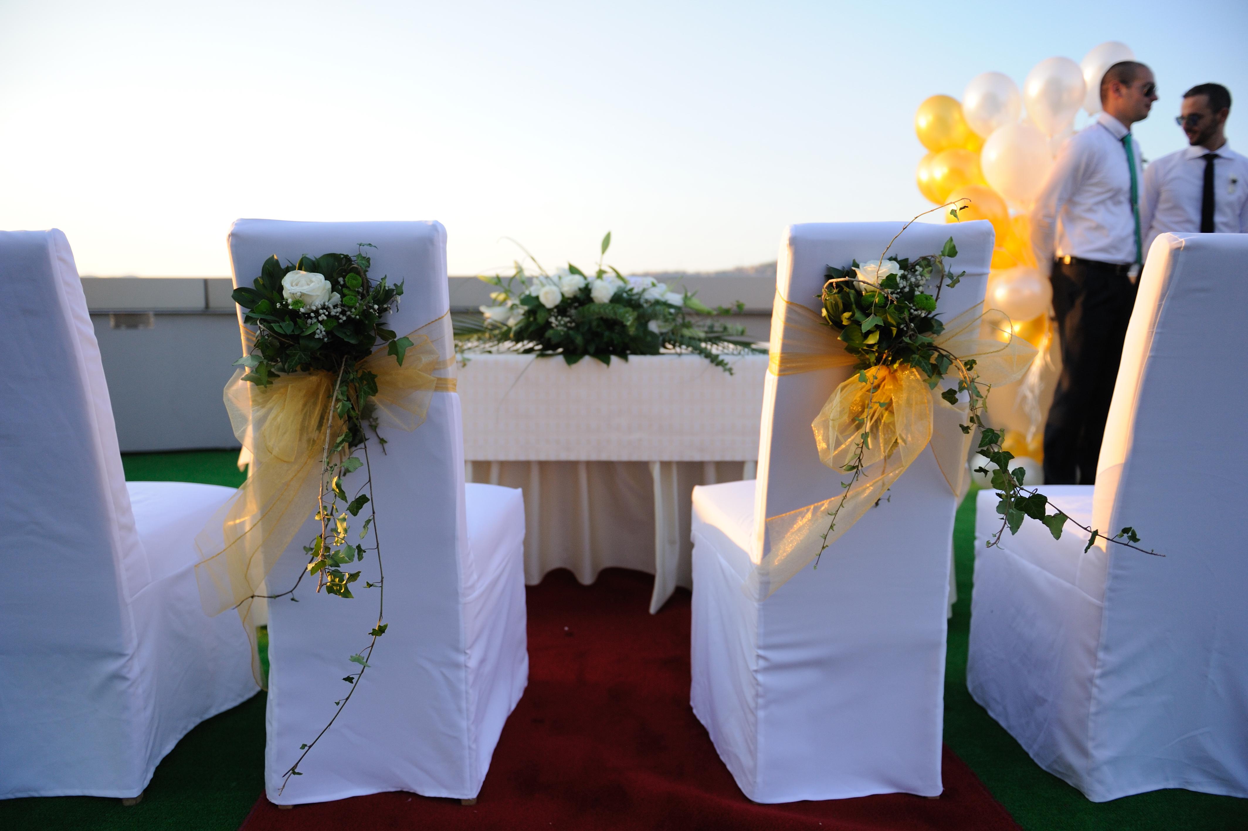 라돈 플라자 호텔 사라예보 외부 사진 Wedding ceremony on the roof of the hotel
