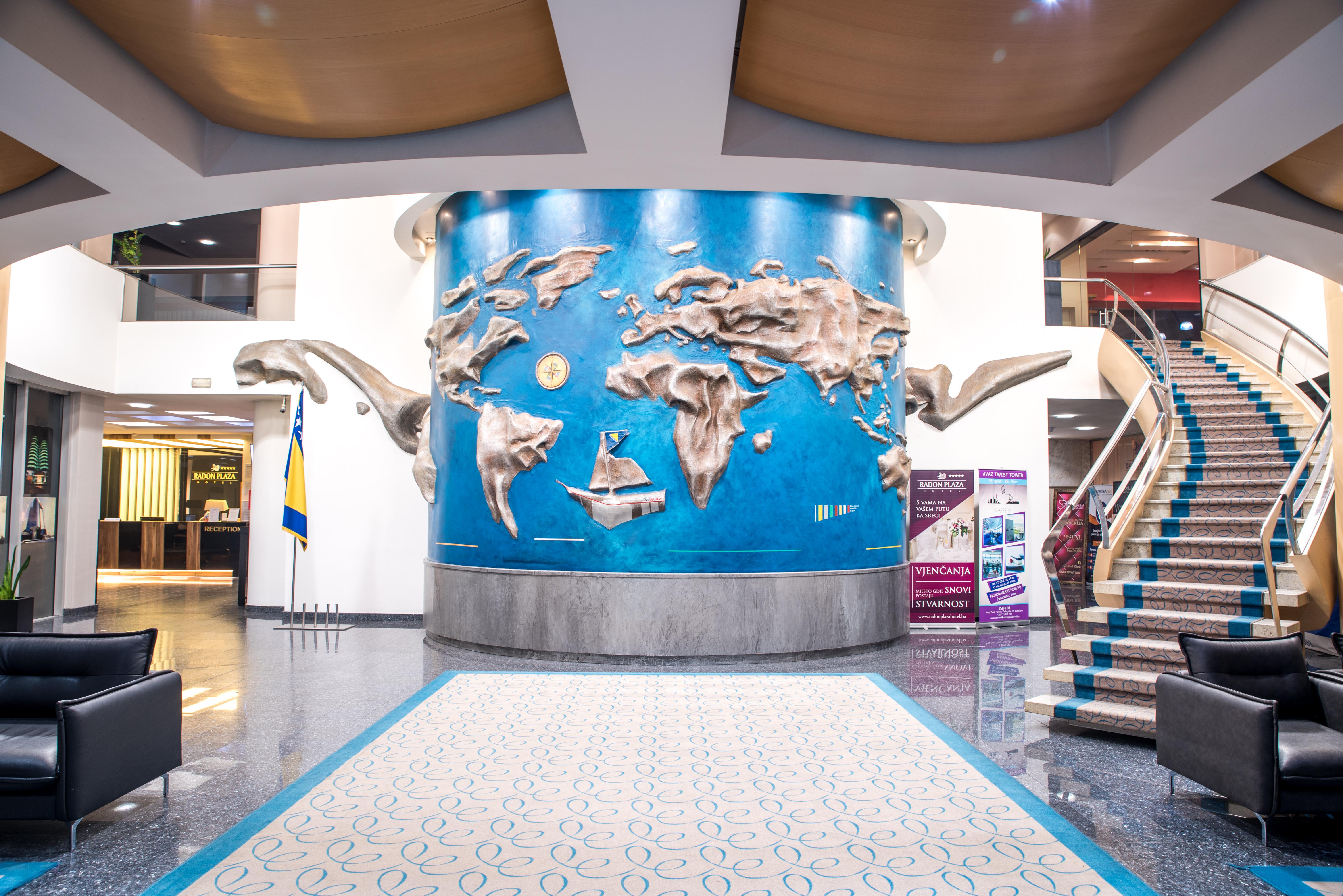 라돈 플라자 호텔 사라예보 외부 사진 Interior of the International Center