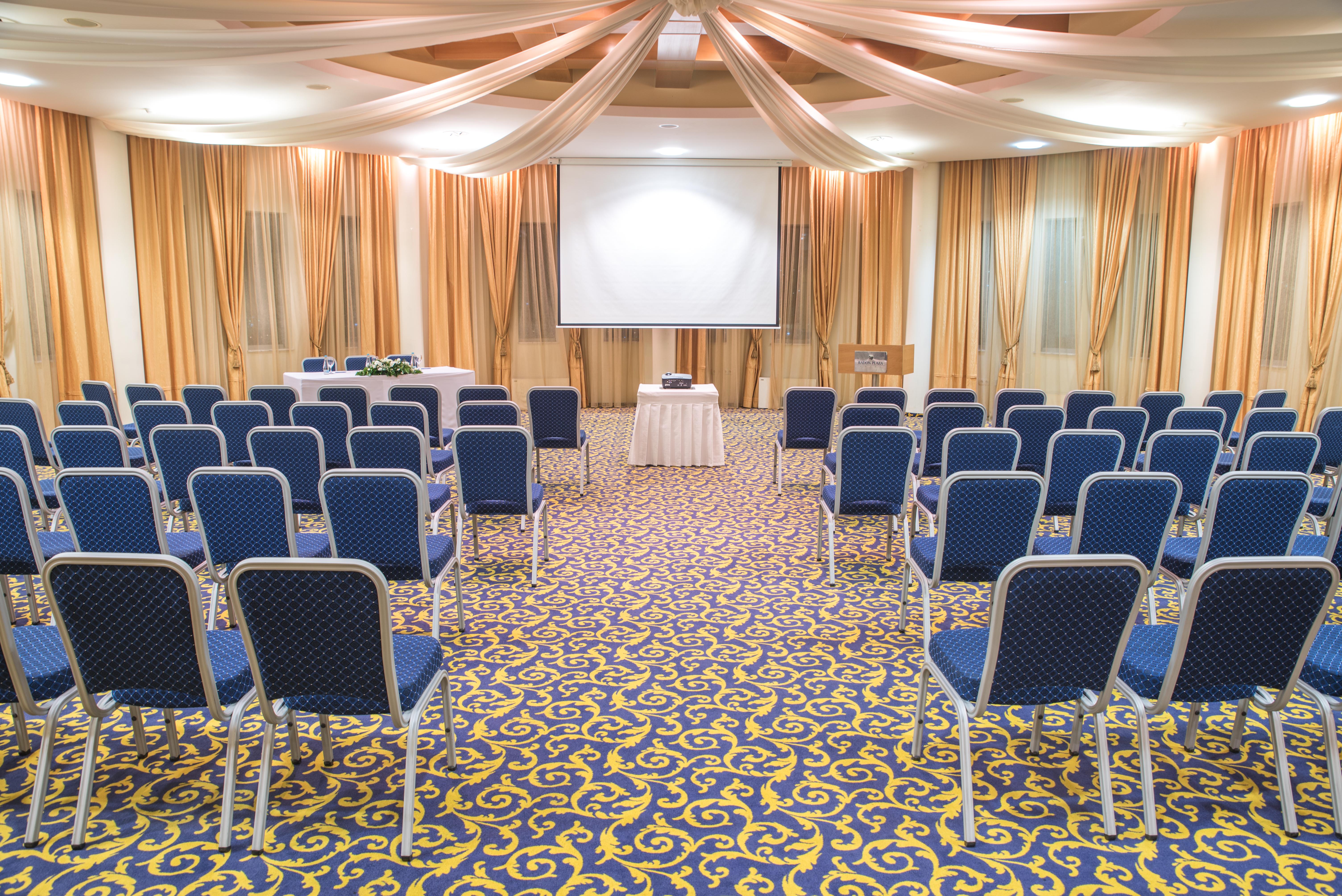 라돈 플라자 호텔 사라예보 외부 사진 A typical conference room