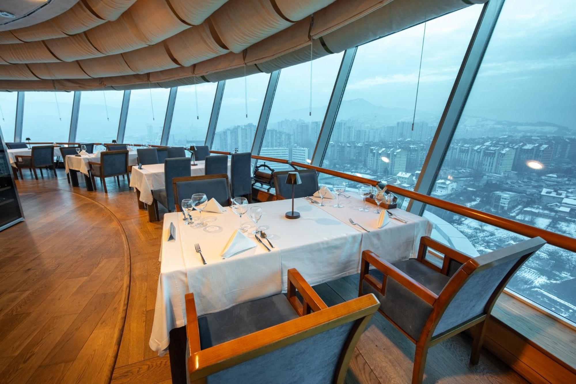 라돈 플라자 호텔 사라예보 외부 사진 Restaurant
